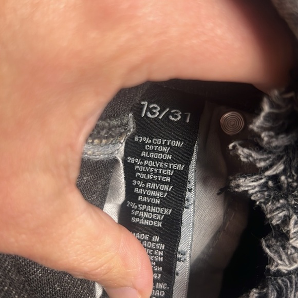 Kendall + Kylie Drifter High Rise Jean Shorts Black Acid Wash Raw Hem 13/31 - Picture 5 of 5